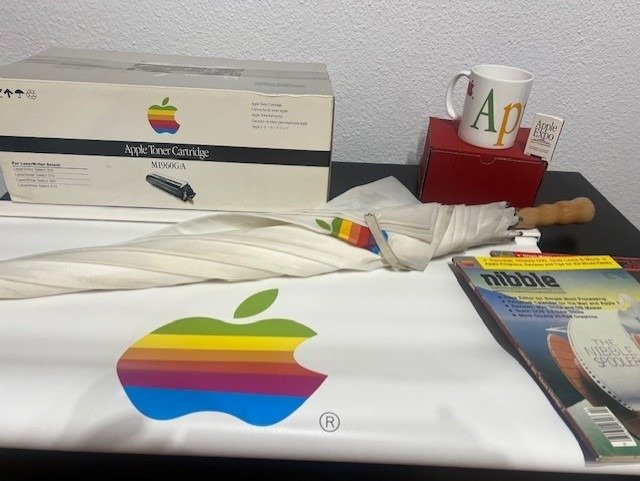 Apple promotional lot - banner, umbrella, mug & more - Macintosh #1.1