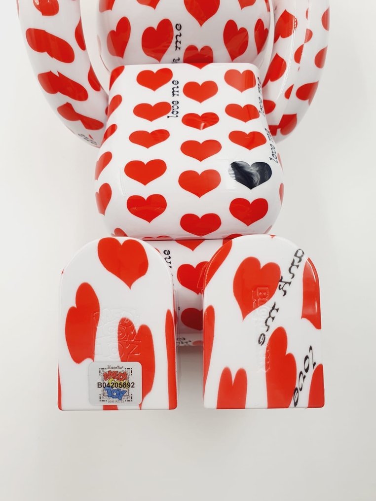 Medicom Toy  x  Amplifier - Be@rbrick Amplifier  Red Heart Chrome  400％ and 100%  Bearbrick 2023 #2.1