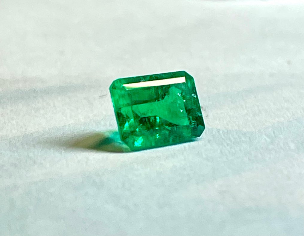 绿色 祖母绿  - 0.95 ct - 瑞士宝石研究中心（GRS） #2.2