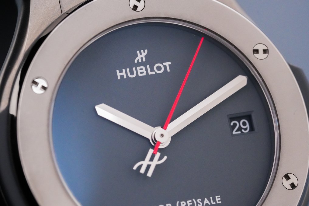 Hublot - Hublot Classic Fusion Titanium Limited Edition For Hodinkee - 565.NX.8070.RX.HDK23 - Herre - 2011-nå #2.1