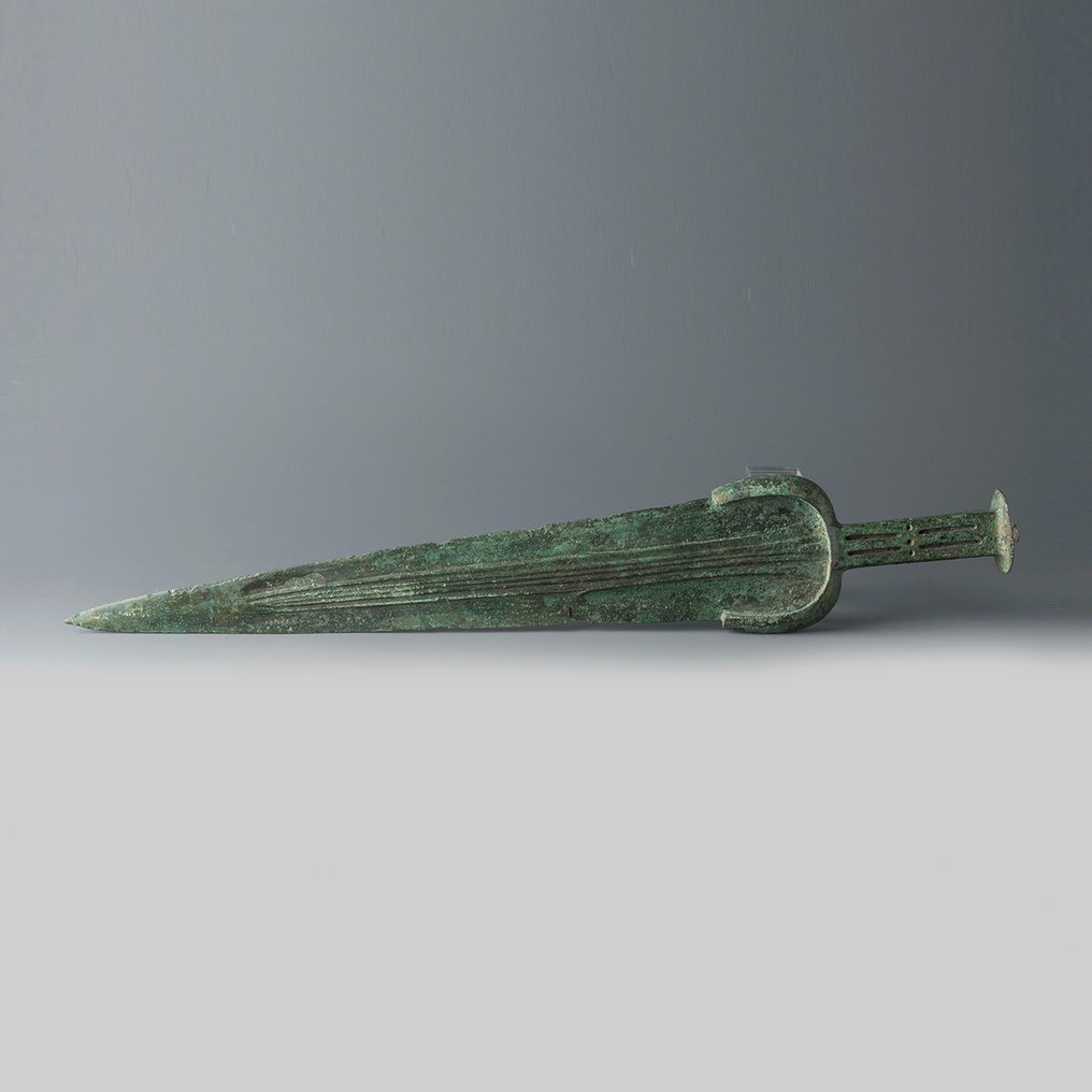 Luristan Bronze Stort Sværd. Meget solid. 8. århundrede f.Kr. 52 cm L. #1.1