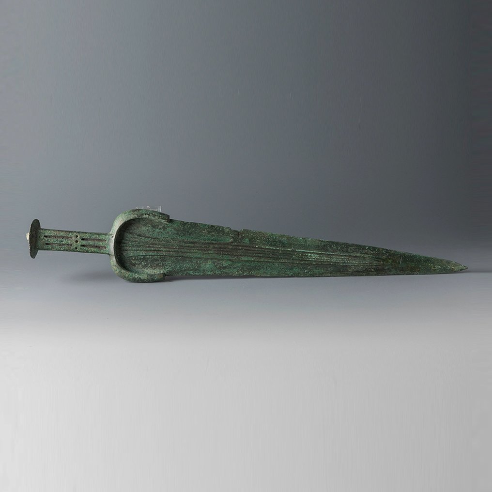 Luristan Bronze Stort Sværd. Meget solid. 8. århundrede f.Kr. 52 cm L. #1.2