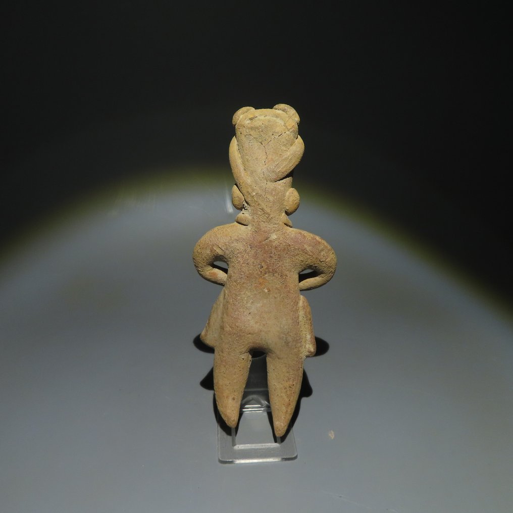Colima, Messico occidentale Terracotta Figura di Colima, Messico occidentale. 200 a.C. - 500 d.C. Altezza 17,5 cm. Licenza di importazione #2.1