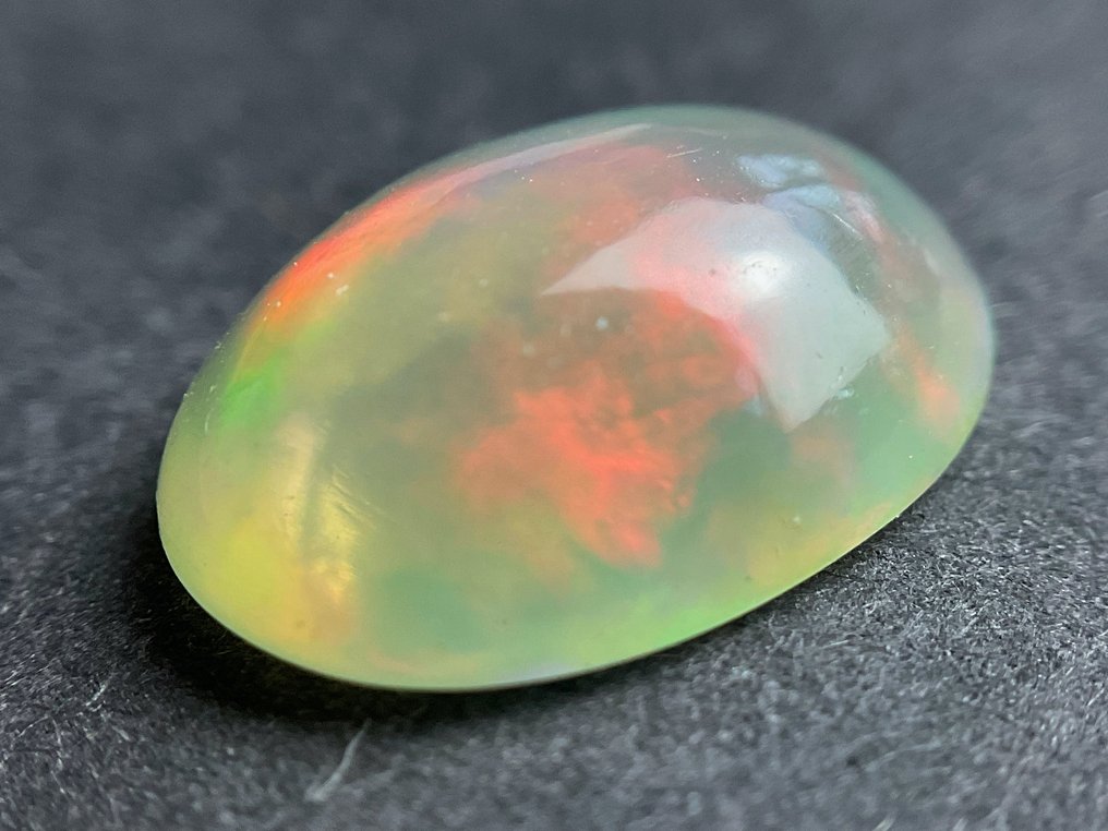 vaaleankeltainen + värien leikki (intensiivinen) Opaali kristalli - 2.75 ct #2.1