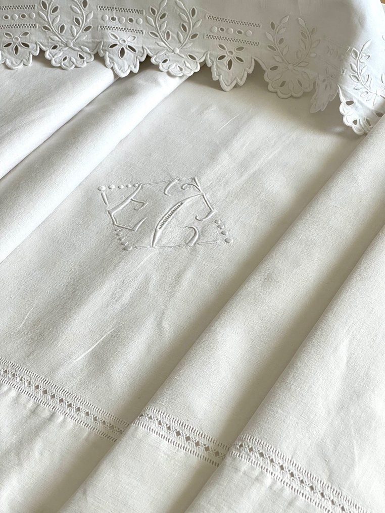 French household linen. Beautiful Old DRAP. “EC” monogram. River of Days. Hand embroidered. - Bed sheet  - 310 cm - 208 cm #3.1