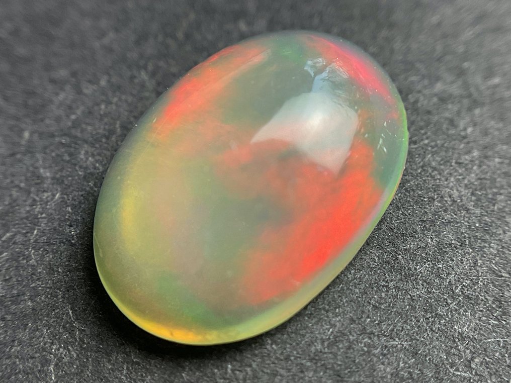 vaaleankeltainen + värien leikki (intensiivinen) Opaali kristalli - 2.75 ct #1.1