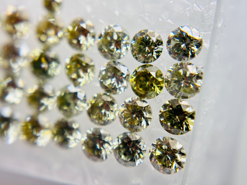 37 pcs Diamant  (Naturligt färgad)  - 1.99 ct - Rund - VS1, I2 - Antwerp Laboratory for Gemstone Testing (ALGT) - Chameleon #4.3