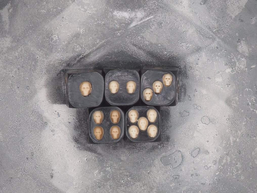 Dice - Freemasonry Vanitas Relic of the Religious Occult - with Memento Mori fine Carved Skull / Cranio - Bone-White & Black Dice - Masonic Game #1.0