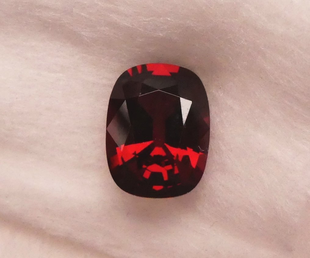 尖晶石  - 2.37 ct - 西班牙宝石学院（IGE） #2.1