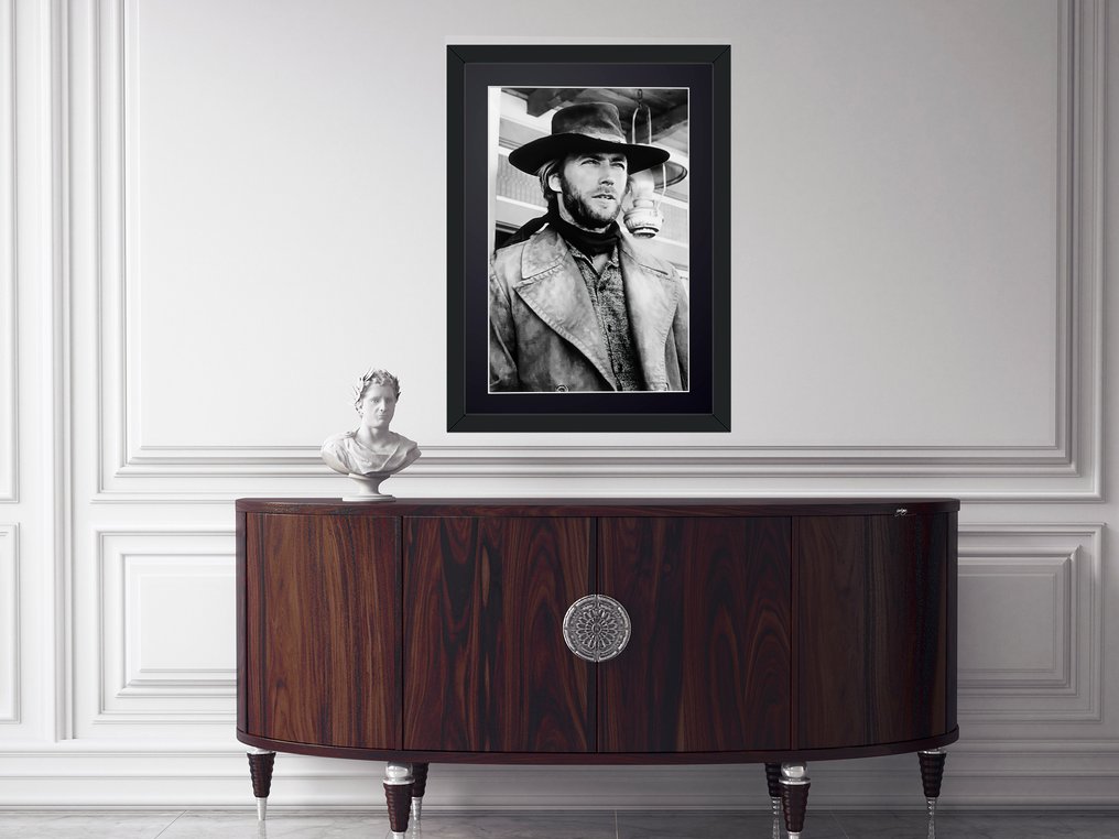 Clint Eastwood as «The Stranger » High Plains Drifter 1973 - Fine Art Photography - Luxury Wooden Framed 70X50 cm - Limited Edition Nr 02 of 30 - Serial ID 16806 - Original Certificate (COA), Hologram - 100% New. Shipping Reduction from 3 items #4.3
