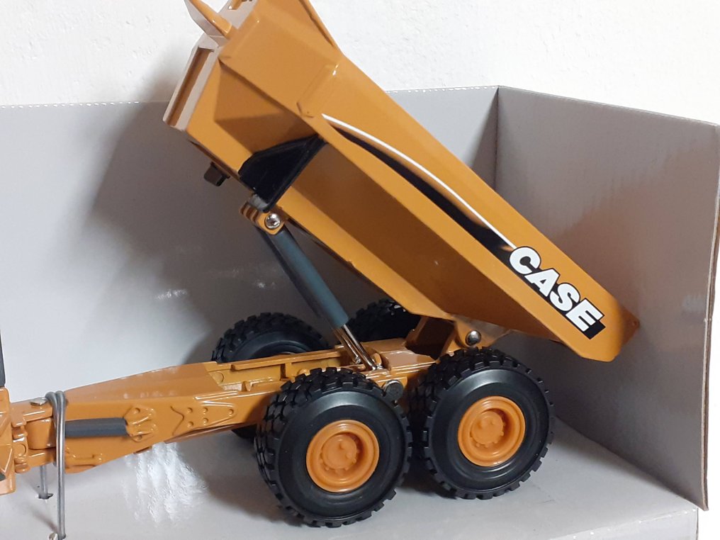 Ertl 1:50 - Model earthworks machinery - Case 330 articulated dump Truck - Case construction #1.0