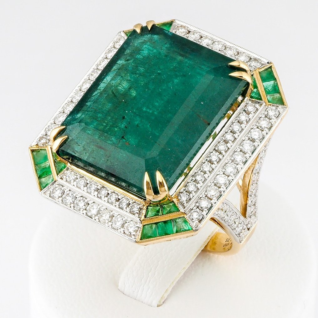 "Lotus Lab Certified" - Rich Deep Green Emerald 26.11 Cts & Diamonds Combo - Ring - 14 kt Weißgold #1.2