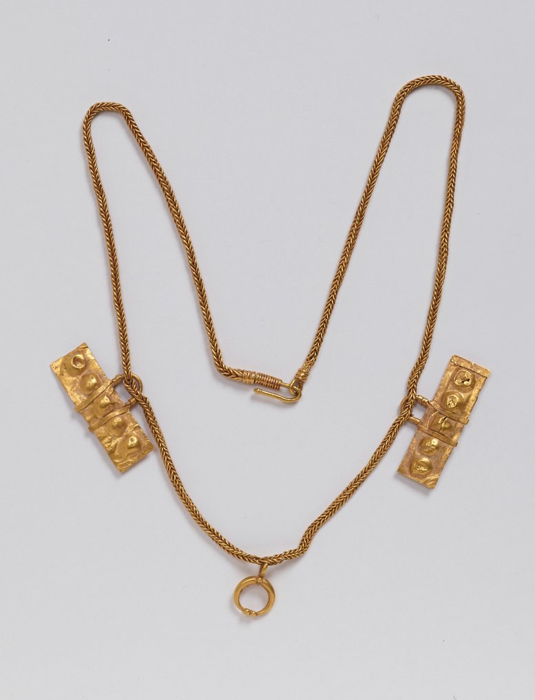 Guld Halskæde med halvmåneformet vedhæng. .1.-3. århundrede e.Kr. - 40 cm #1.1