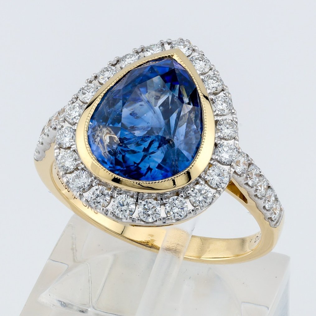 "GRS" - Sri Lankan (Blue) Sapphire (5.80) Ct & Diamond Combo - Ring - 14 kt Gult guld, Vittguld #2.1