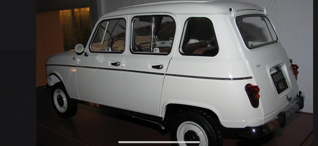 Altaya 1:8 - Modellauto - Renault 4TL #2.1