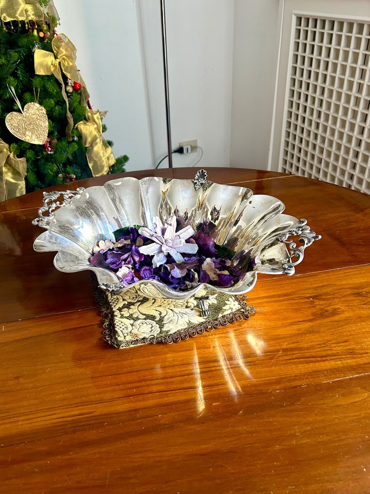 Tafelmiddenstuk - Ovaal middenstuk met geperforeerde decoraties  - Zilver #2.1