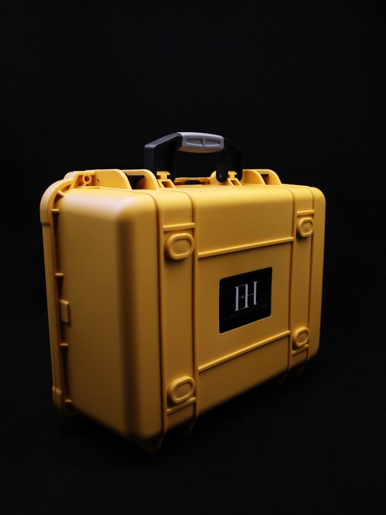 Indestructible Watch Suitcase for 36 Watches - Timepiece Valet 36 - Elbrus Horology #4.3