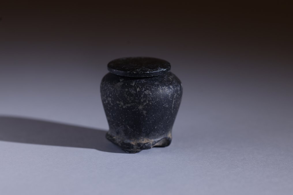 古埃及 玄武岩 带盖埃及 Khol 罐 - 3.7 cm #2.2