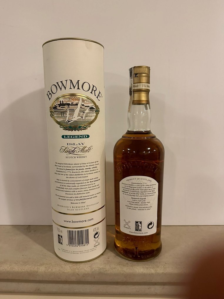 Bowmore - 17 years old & Legend - Original bottling  - b. 2000s - 70cl - 2 üvegek #2.1