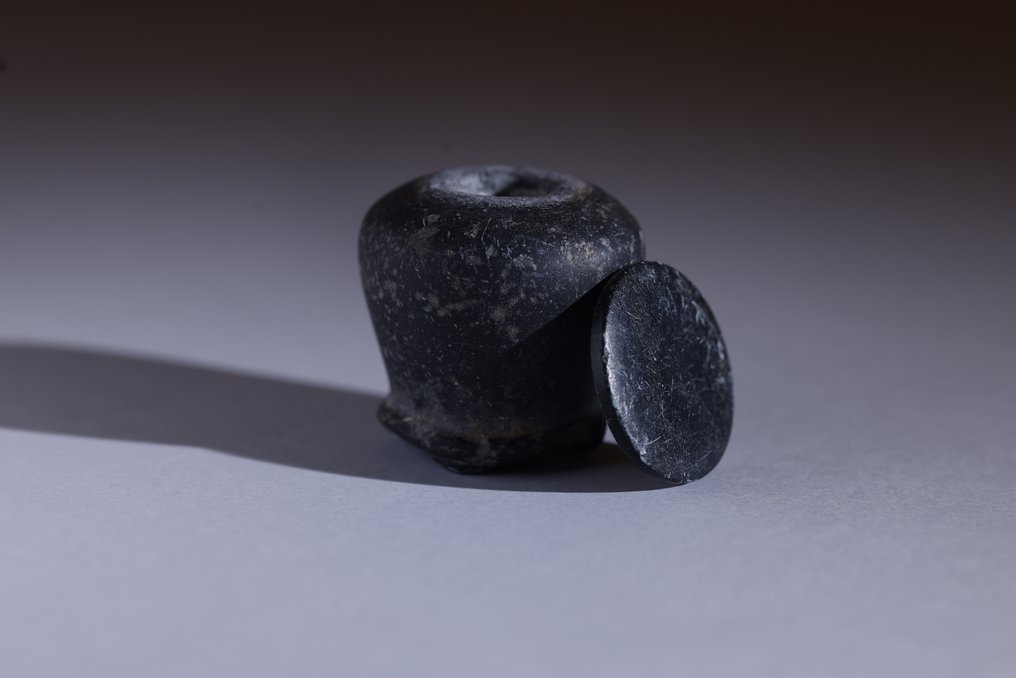 古埃及 玄武岩 带盖埃及 Khol 罐 - 3.7 cm #1.1