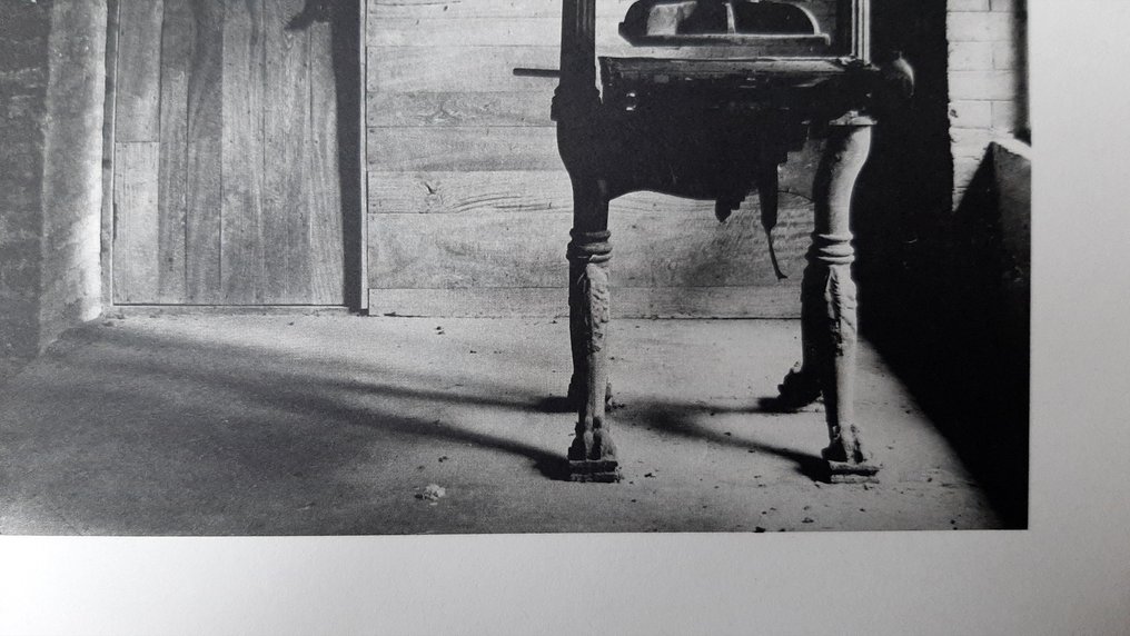 Dayanita Singh - Museum of Chance #1.0