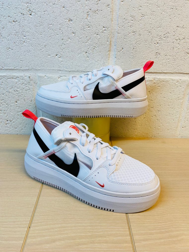 Nike - Lace-up shoes - Size: EU 40 #1.0