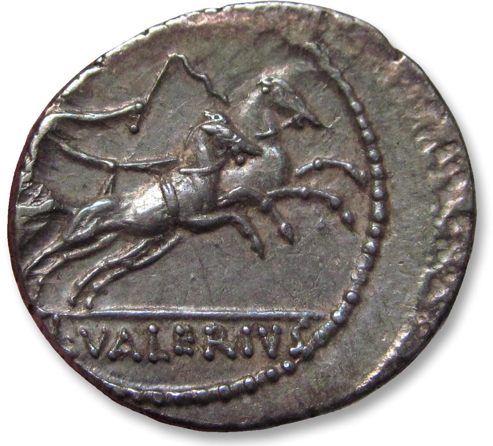 Rooman tasavalta. L. Valerius Acisculus. Denarius Rome 45 B.C. - beautifully struck scarcer cointype - #1.2