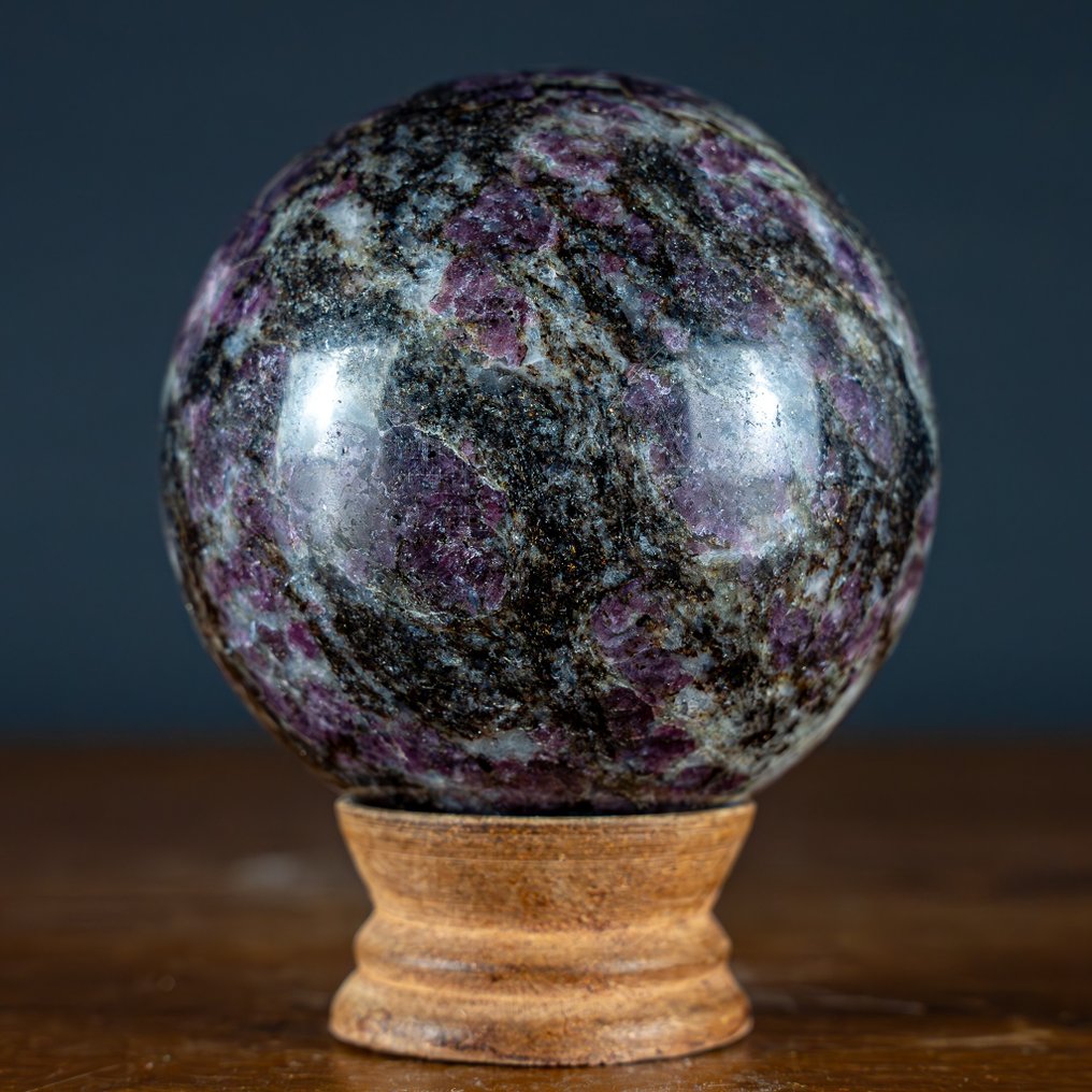 Amazing spinel Crystal's Sphere- 811.19 g #1.1
