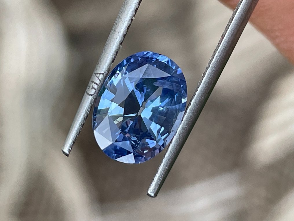 1 pcs  Blu Zaffiro  - 3.13 ct - Gemological Institute of America (GIA) #1.0