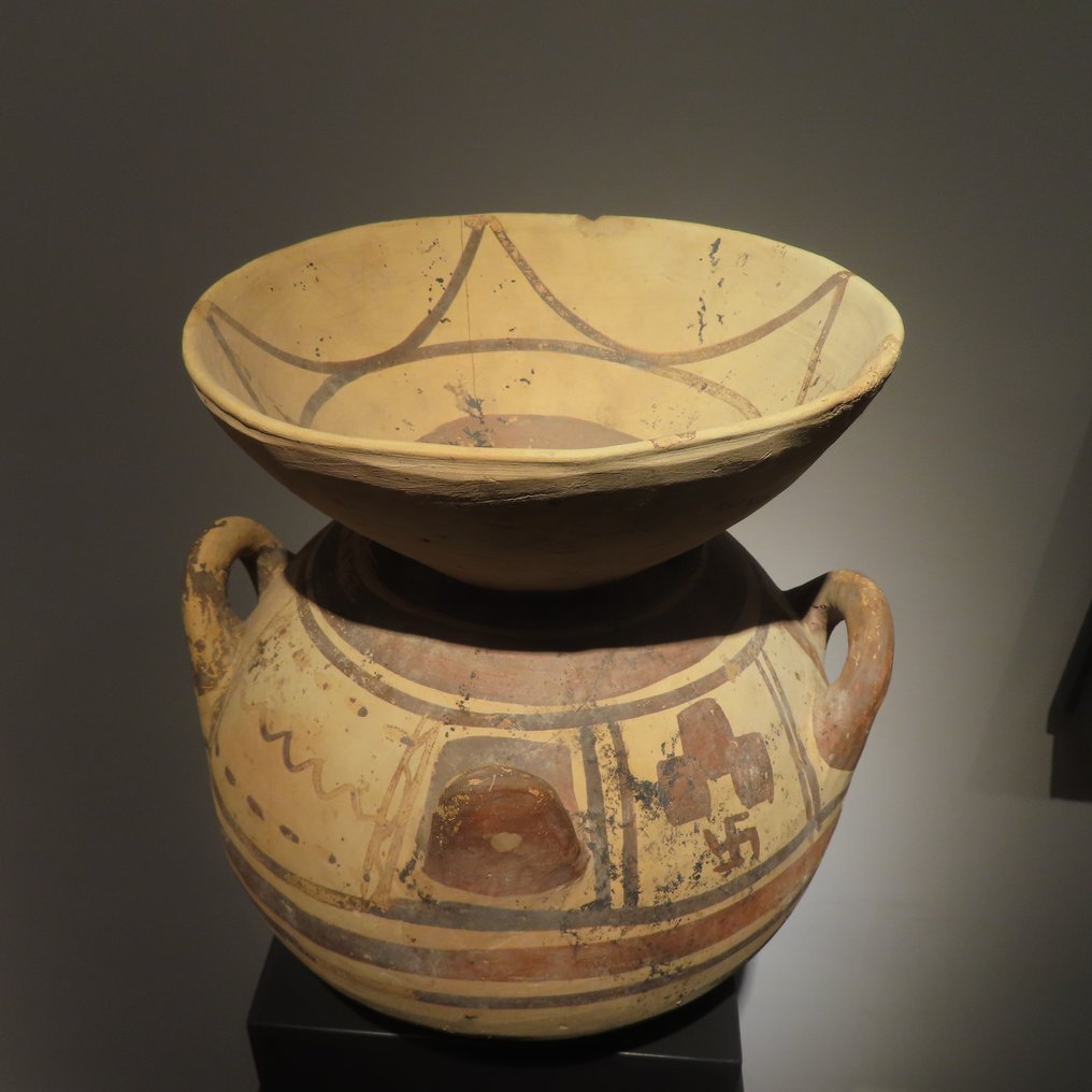 Oldtidens Hellas, mykensk Keramikk Olla, Daunia, subgeometrisk periode II, 550 - 400 f.Kr. 30,5 cm Høyde. #2.1