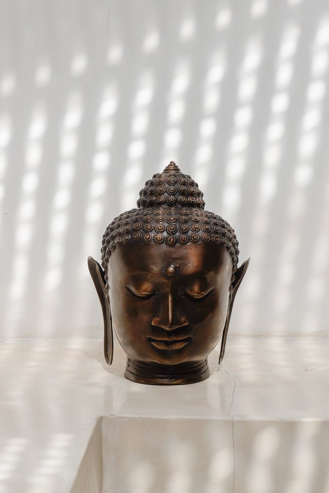 Sculpture, NO RESERVE PRICE - Impressive Buddha Bust - Link to video of this sculpture down below in the - 25 cm - Bronze #1.1