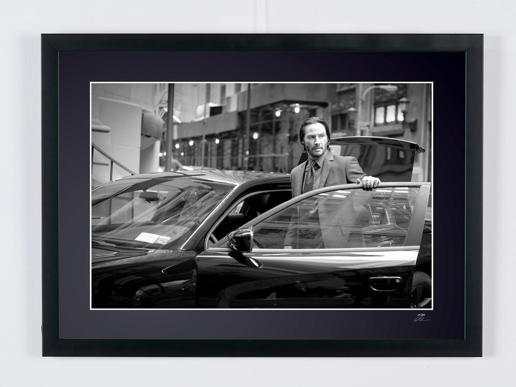 John Wick - Keanu Reeves - Fine Art Photography - Luxury Wooden Framed 70X50 cm - Limited Edition 02 of 30 - Serial ID 30723 - Original Certificate (COA), Hologram - 100% New. Shipping Reduction from 3 items #1.0