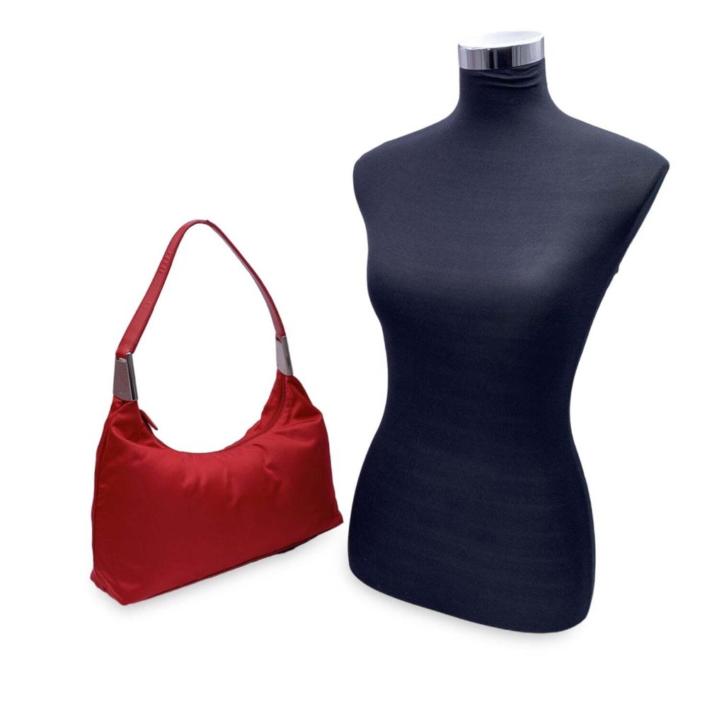 Prada - Red Tessuto Nylon Hobo Bag with Leather Strap - Sac hobo #1.2