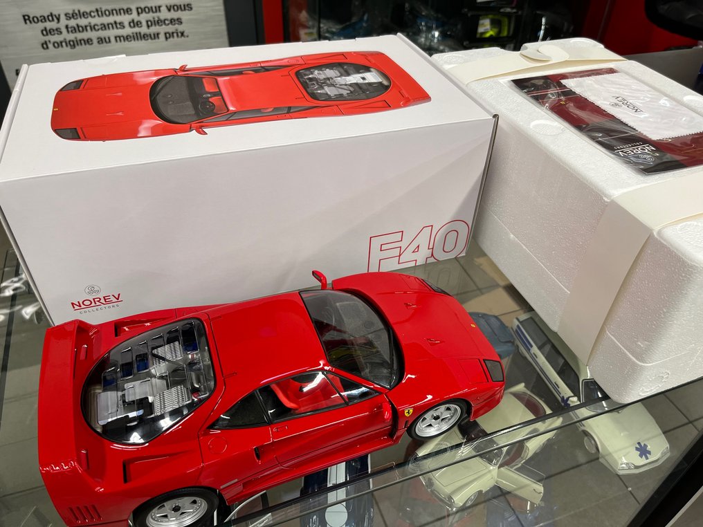 Norev 1:12 - Model car - Ferrari F40 - 1982 #1.0