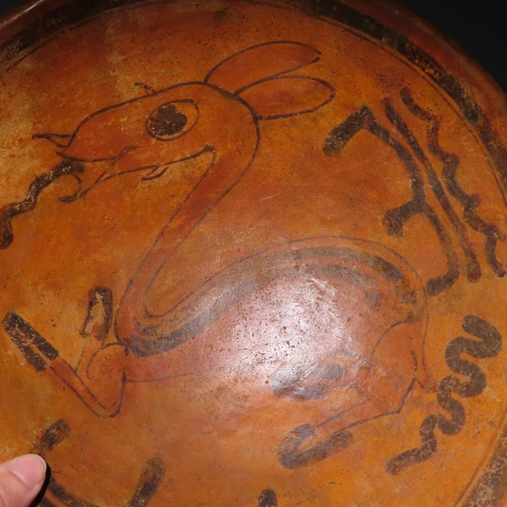 瑪雅人 Terracotta 已出版並展出的帶有動物的盤子。 30 公分 D. 西班牙出口許可證 #2.1