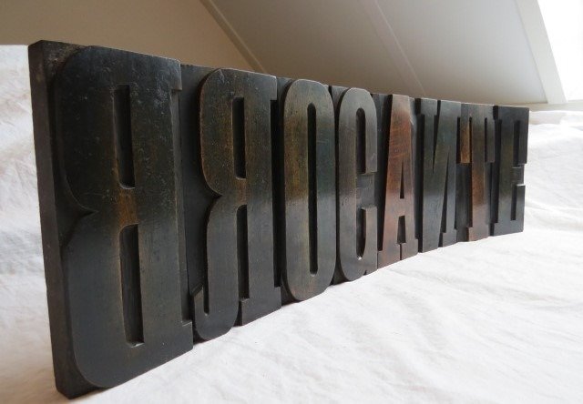 Printing blocks - GROTE antieke perenhouten letters met als tekst: "BROCANTE" - Netherlands #1.0
