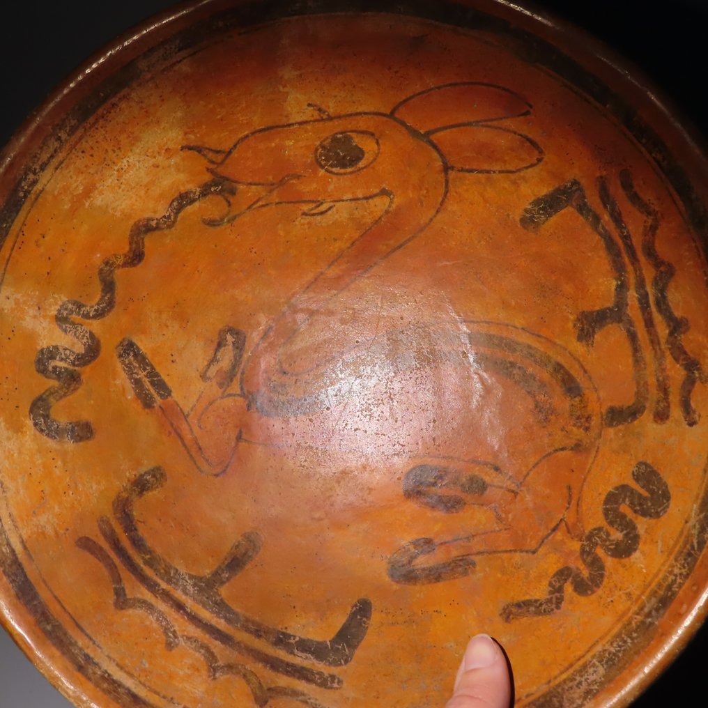 Maya- Terracotta VERÖFFENTLICHTER und AUSGESTELLTER Teller mit Tier. 30 cm D. Spanische Exportlizenz #1.2
