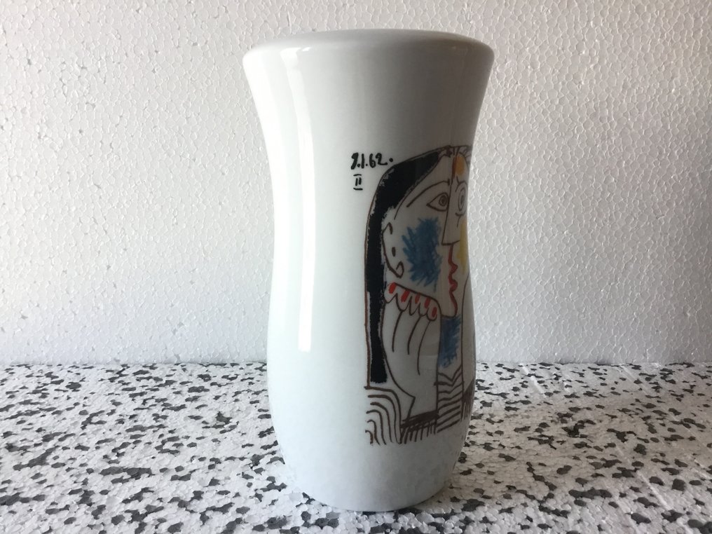 MMI - Tognana - Succession Pablo Picasso - Vase -  Head resting on hands II (1962)  - Porcelain - Picasso Official Licensed #4.3