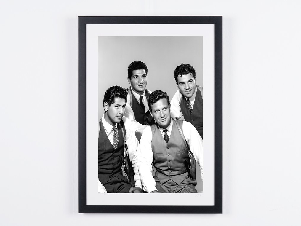 The Untouchables 1959-1963 - Robert Stack & Cast - Fine Art Photography - Luxury Wooden Framed 70X50 cm - Limited Edition Nr 01 of 30 - Serial ID 30031 - Original Certificate (COA), Hologram - 100% New. Shipping Reduction from 3 items #1.0