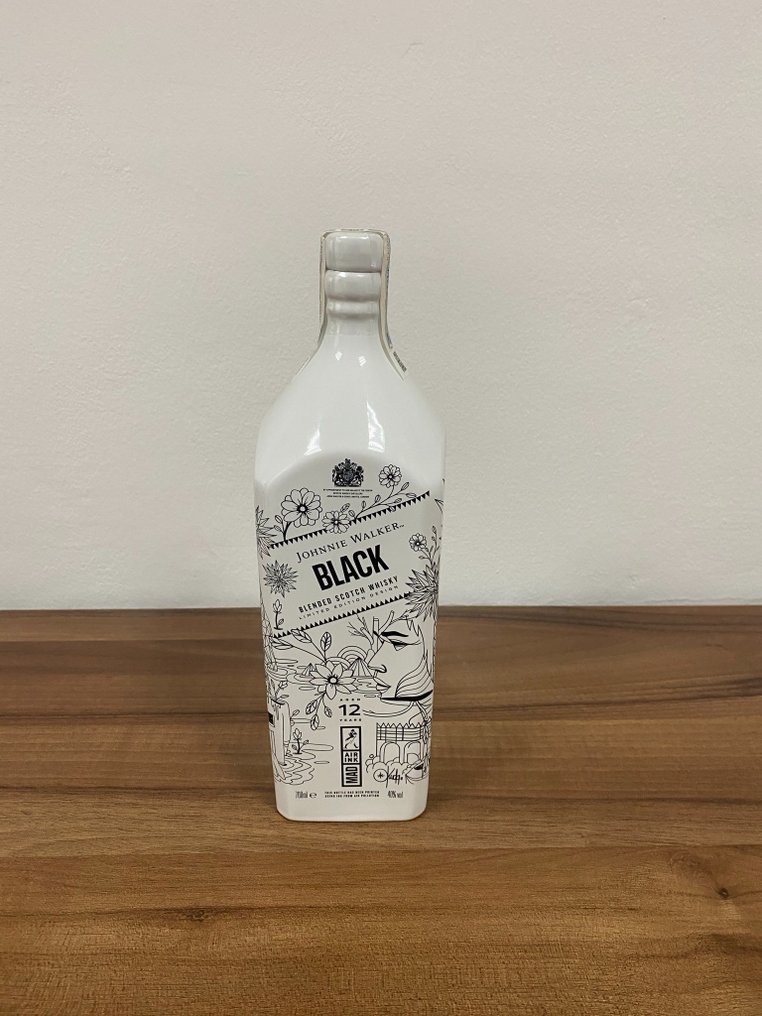 Johnnie Walker 12 years old Black Label - Madrid Edition printed with Air Ink  - 70cl #1.0