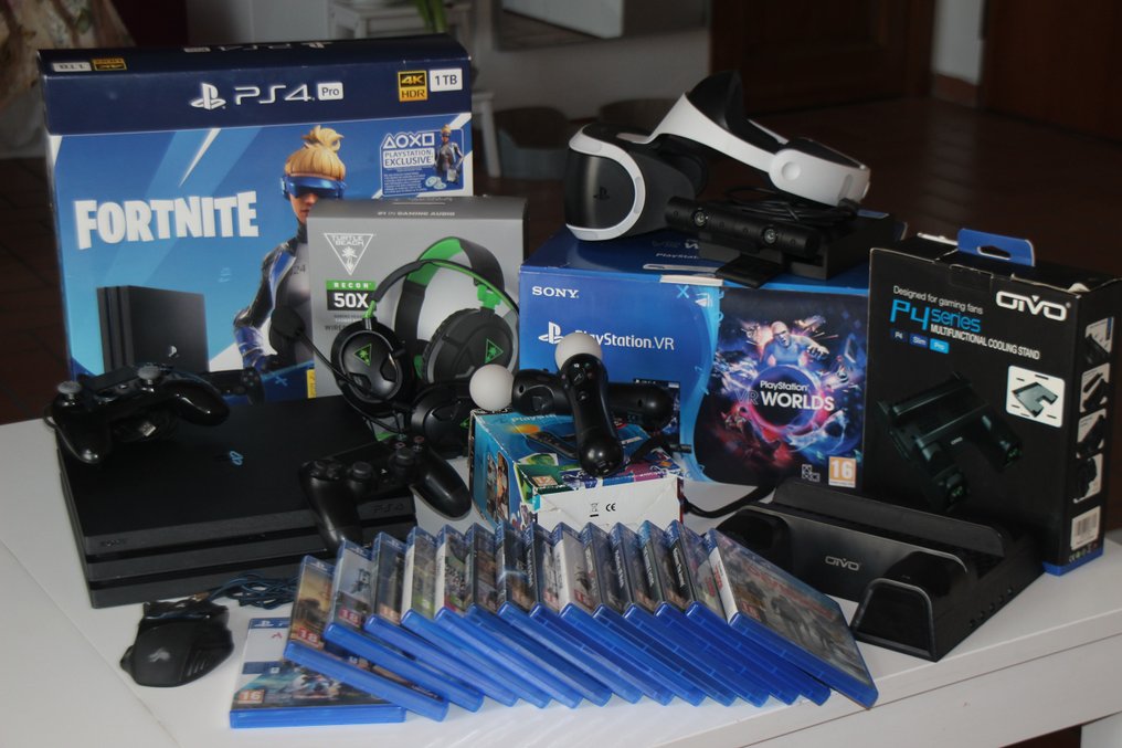 Sony - Playstation 4 (PS4) - Pro console 1Tb + PlayStation VR, and accessories - Video game console + games - In original box #1.0