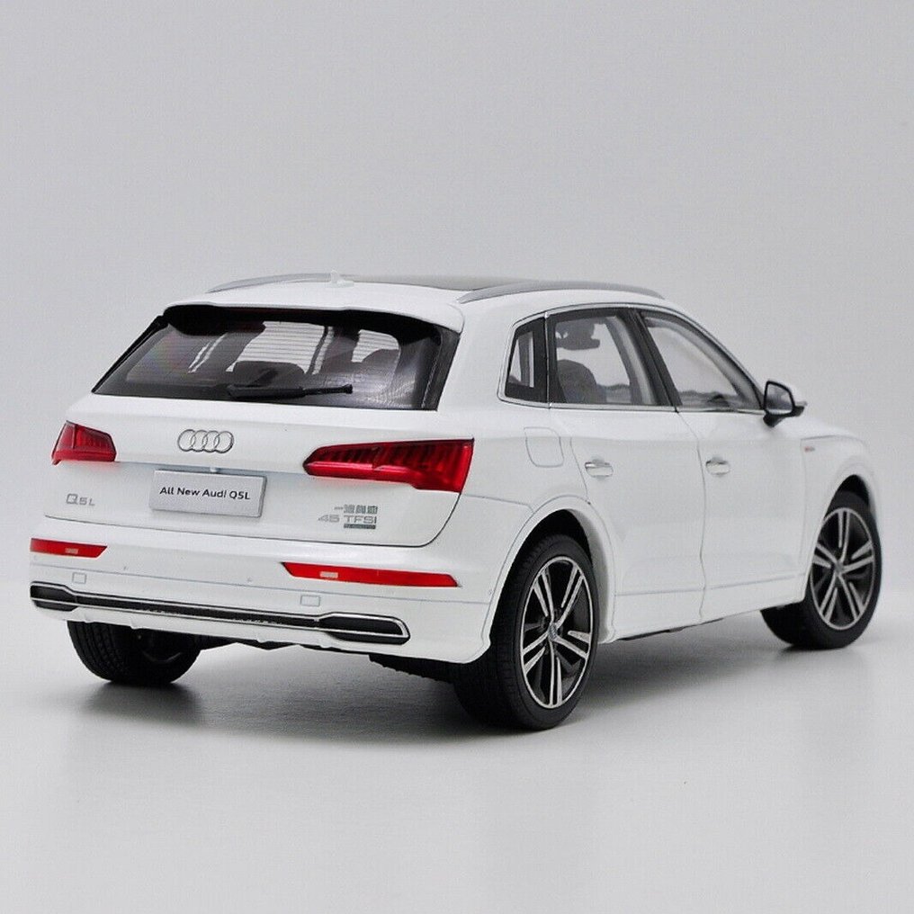 Paudi Model 1:18 - Model car - Audi Q5L S-line - 2018 #1.0