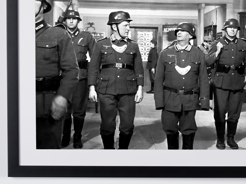 La Grande Vadrouille 1966 - Louis de Funes as «Stanislas Lefort» & Bourvil as "Augustin Bouvet » - Fine Art Photography - Luxury Wooden Framed 70X50 cm - Limited Edition Nr 08 of 30 - Serial ID 30178 - Original Certificate (COA), Hologram - 100% New. Shipping Reduction from 3 items #3.2