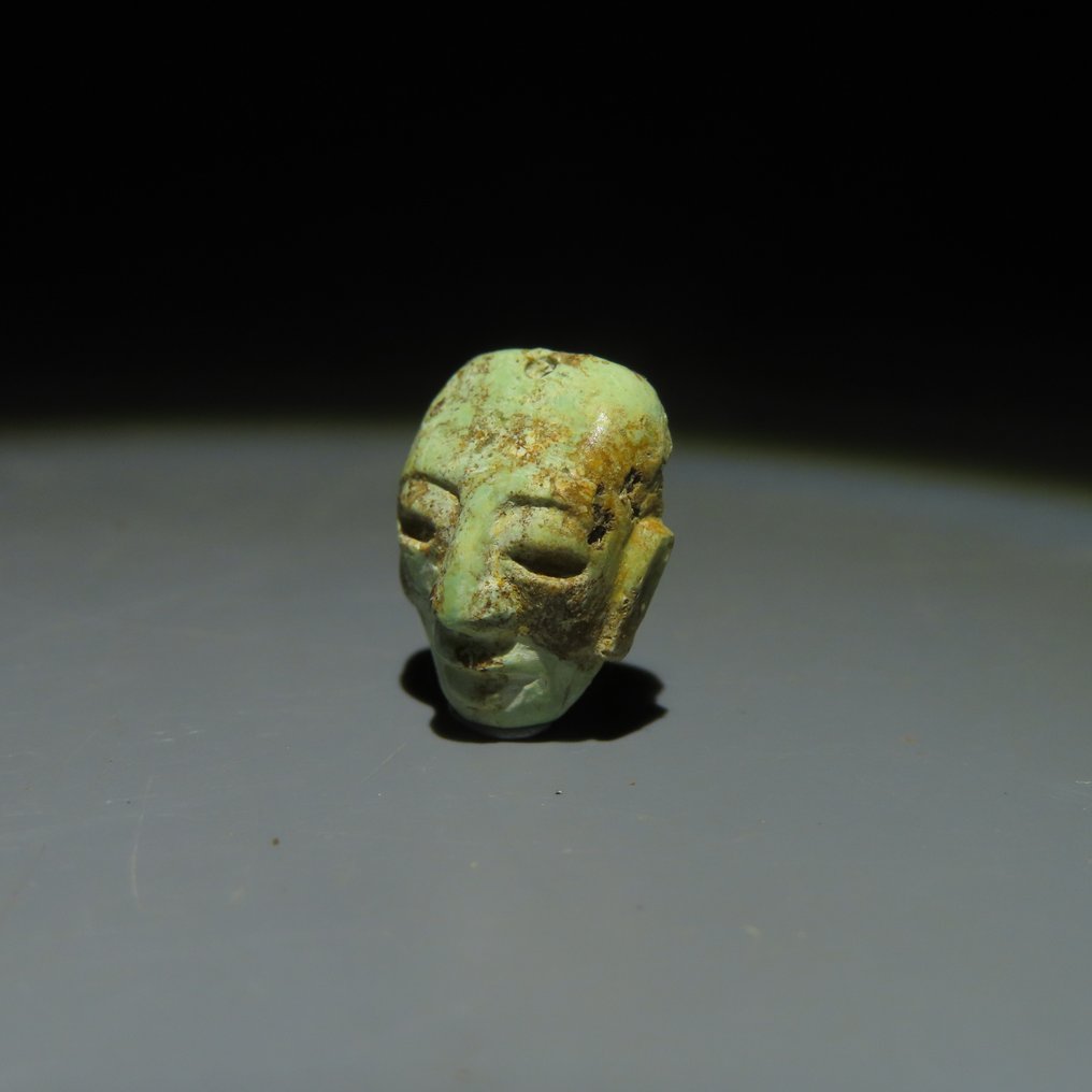 Teotihuacán, México Turquesa Pingente de máscara. Séculos III-VII DC. 1,7 cm L. Com Licença de Importação Espanhola #2.1