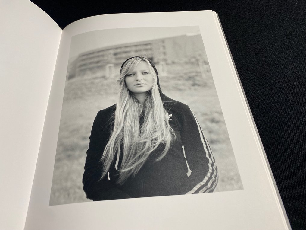 SIGNED; Ute Mahler, Werner Mahler - Monalisen der Vorstädte (MINT CONDITION, VINTAGE SIGNATURES, "Monalisen of the Suburbs") - 2011 #3.2