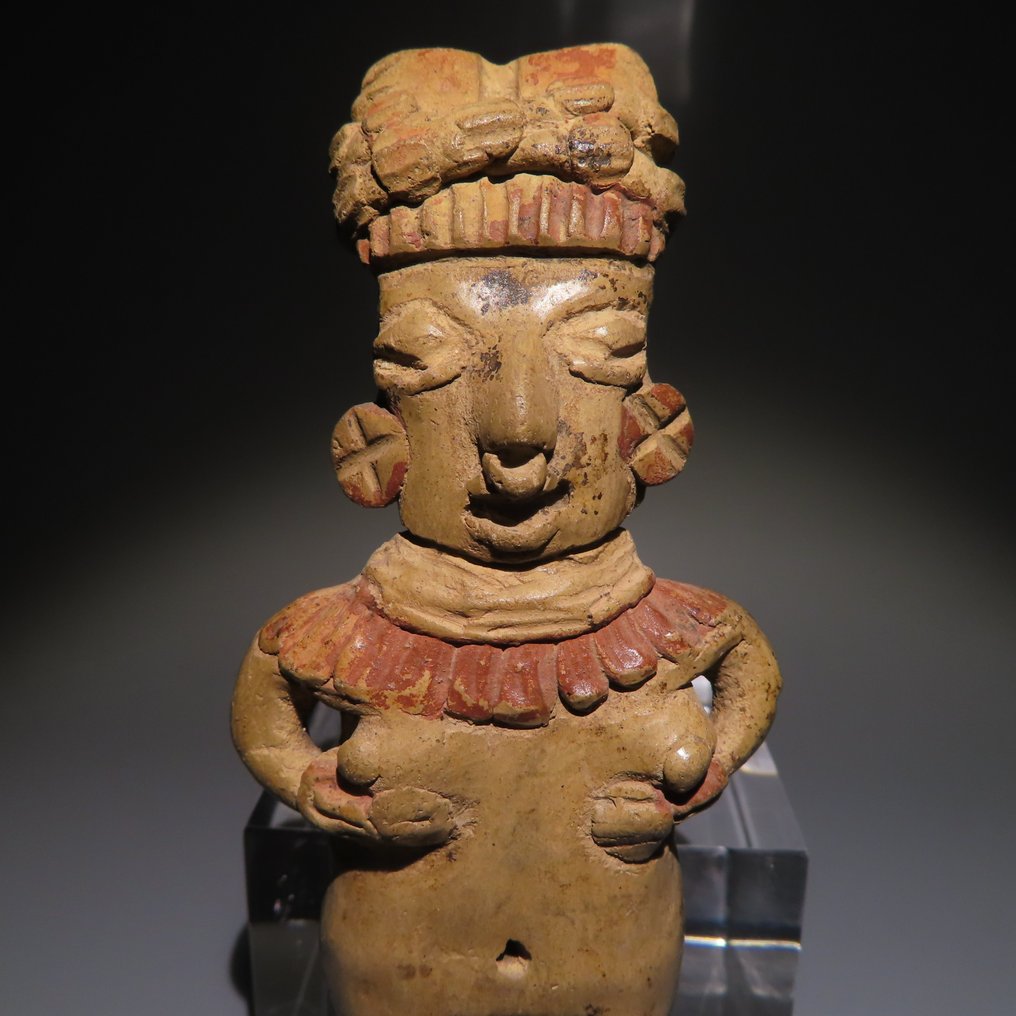 Chupícuaro, Mexico Terracotta GEPUBLICEERD Mooi vrouwelijk figuur. Erg zeldzaam. 12 cm H. Met Spaanse exportvergunning. #1.2