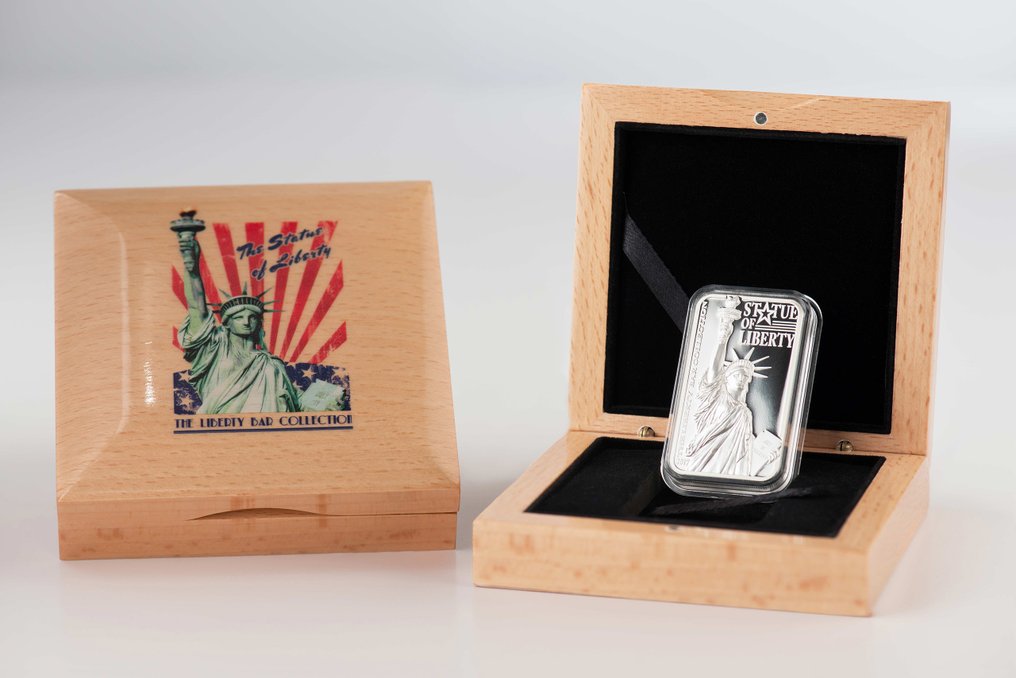 Wyspy Cooka. 10 Dollars 2017 The Liberty Bar Collection - Statue of Liberty, 2 Oz (.999) #2.1