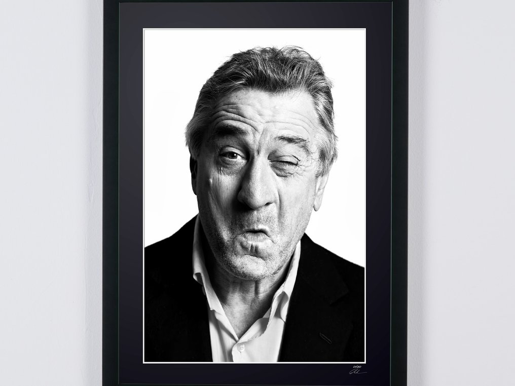 Robert De Niro - Portrait - Fine Art Photography - Luxury Wooden Frame 70X50 cm - Limited Edition 03 of 30 - Serial 30111 - Original Certificate (COA), Hologram - 100% New. Shipping Reduction from 3 items #3.2
