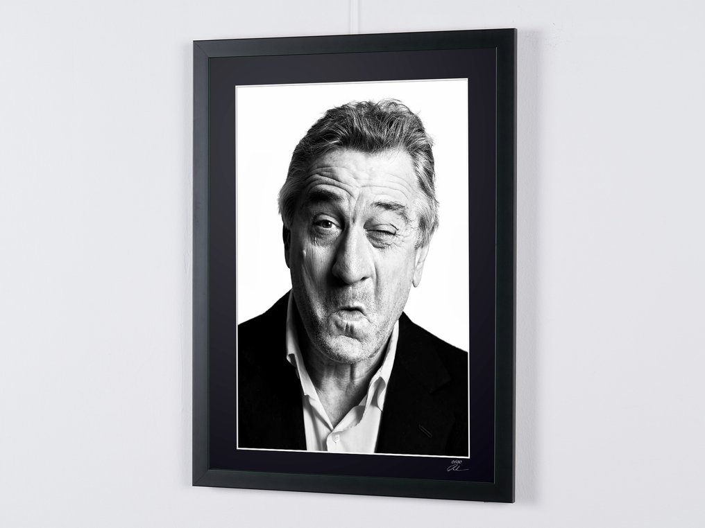 Robert De Niro - Portrait - Fine Art Photography - Luxury Wooden Frame 70X50 cm - Limited Edition 03 of 30 - Serial 30111 - Original Certificate (COA), Hologram - 100% New. Shipping Reduction from 3 items #4.3