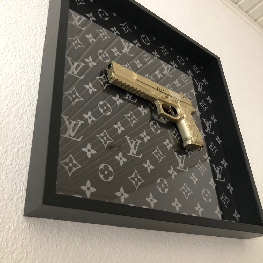 Rob VanMore - Golden war on Louis Vuitton #2.1